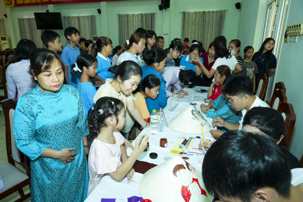 Coca-Cola Beverages Vietnam expands digital commerce initiative for Hanoi craft village 5 1 385